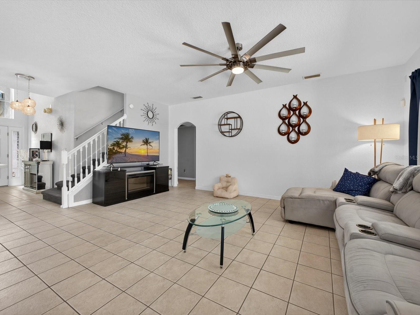 2596 Sand Hill Point, Davenport, FL 33837