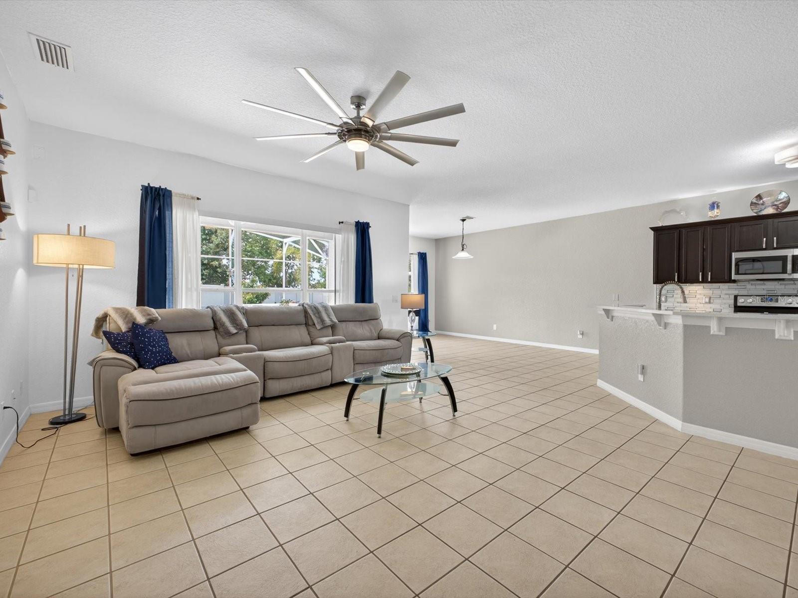 2596 Sand Hill Point, Davenport, FL 33837