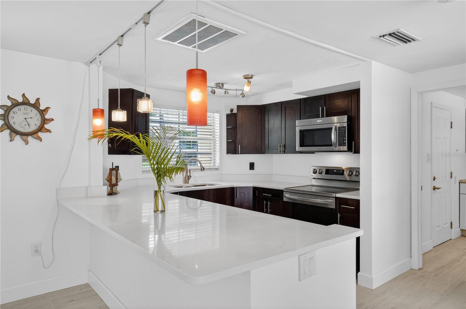 2403 Vermont, Bradenton, FL 34208