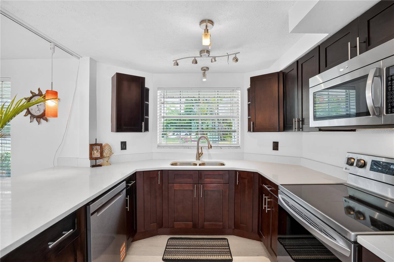 2403 Vermont, Bradenton, FL 34208
