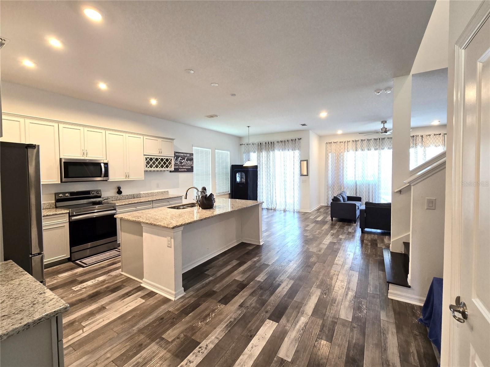 863 Bayshore, Tarpon Springs, FL 34689