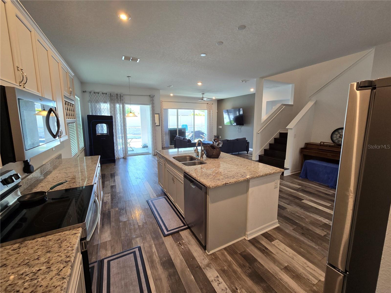 863 Bayshore, Tarpon Springs, FL 34689