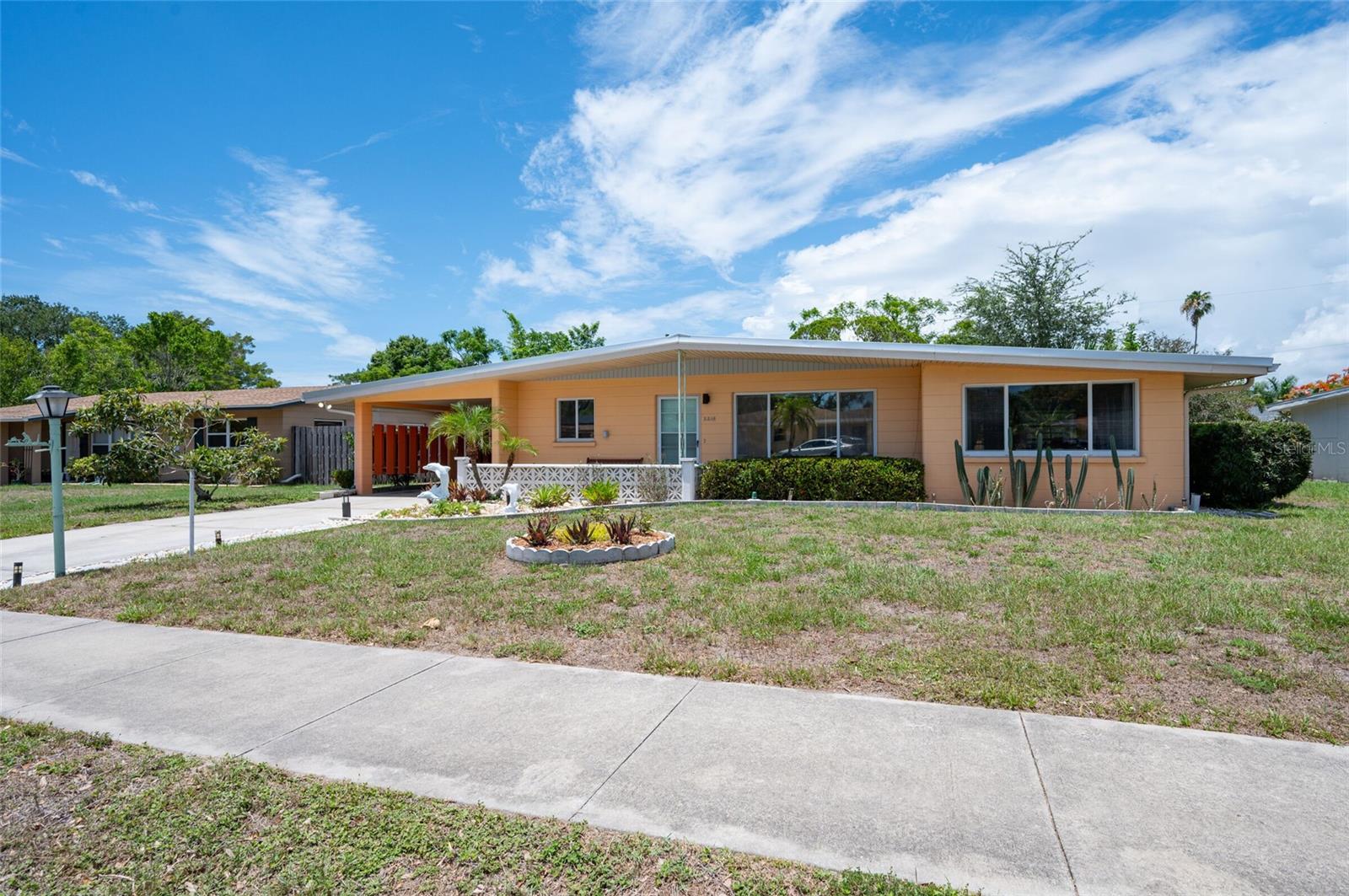 2215 Grove, Sarasota, FL 34239