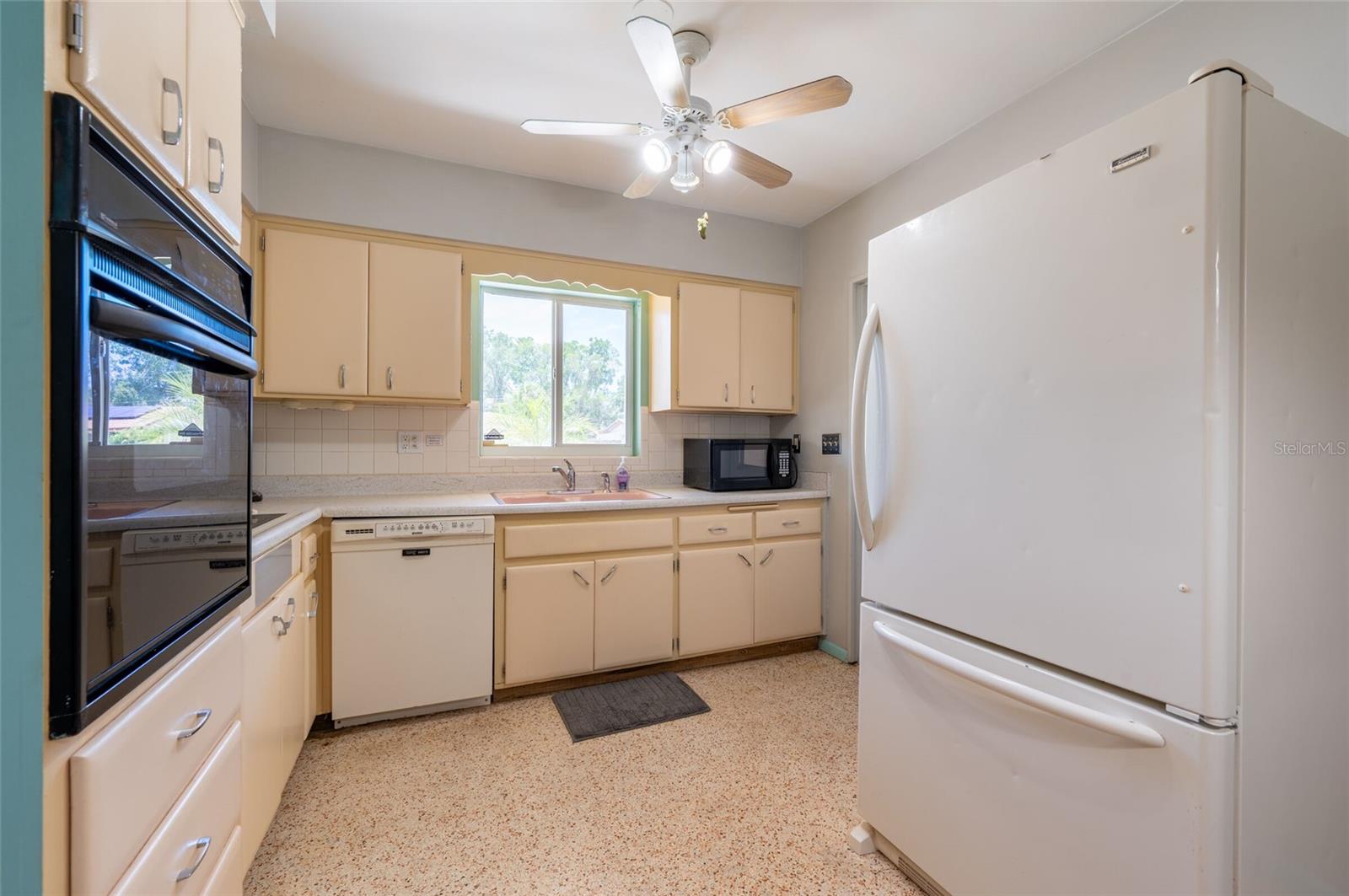 2215 Grove, Sarasota, FL 34239