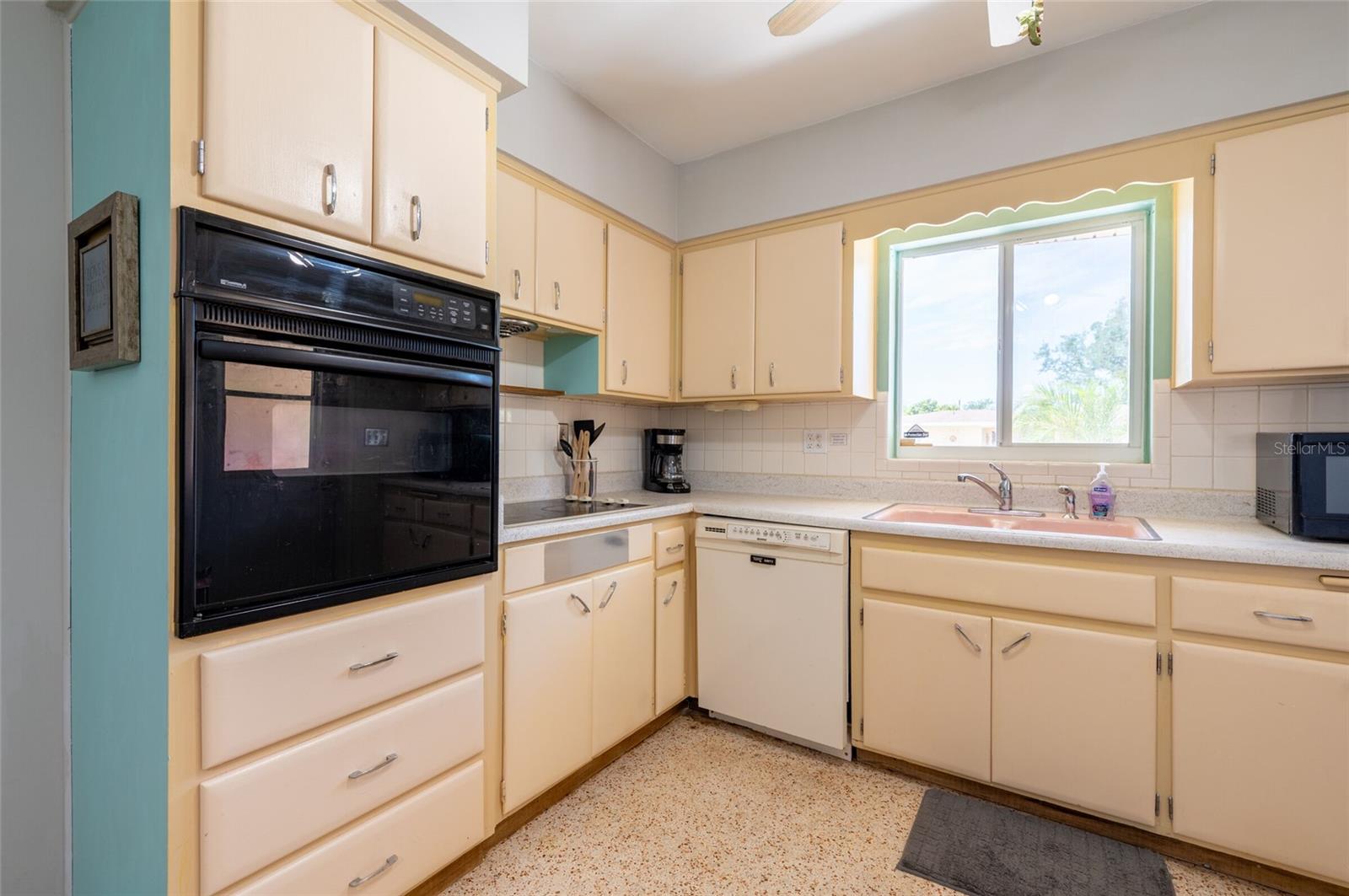 2215 Grove, Sarasota, FL 34239