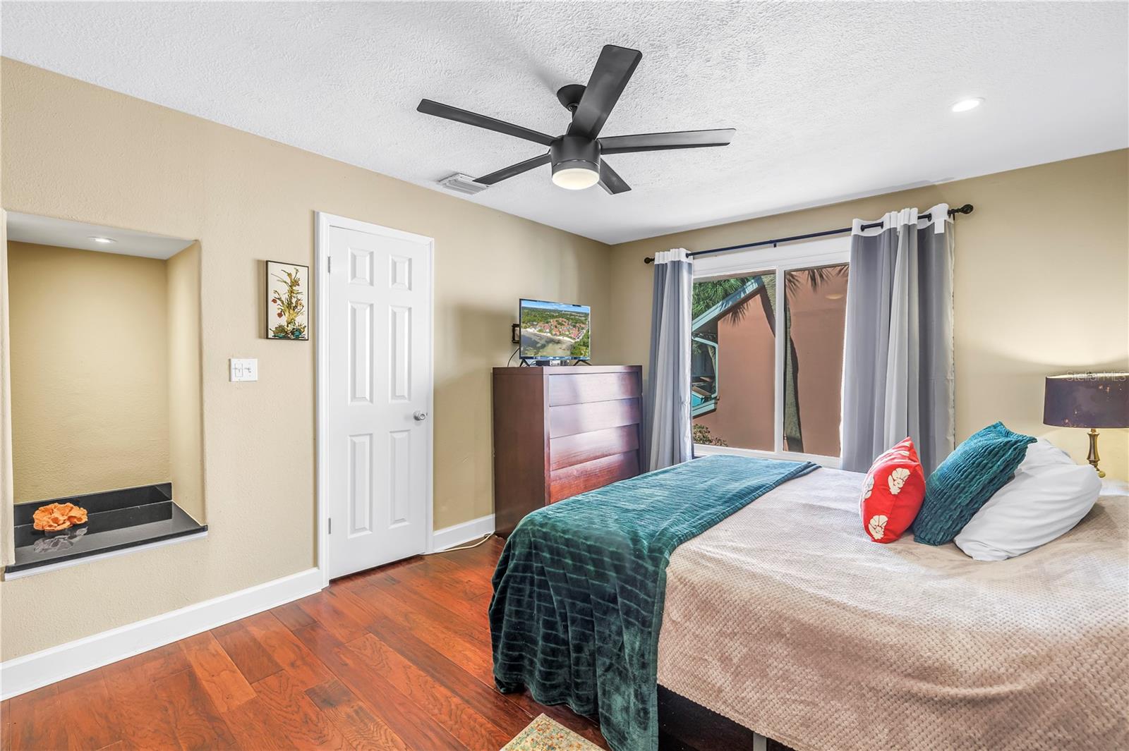 3595 41st Unit D, St Petersburg, FL 33711