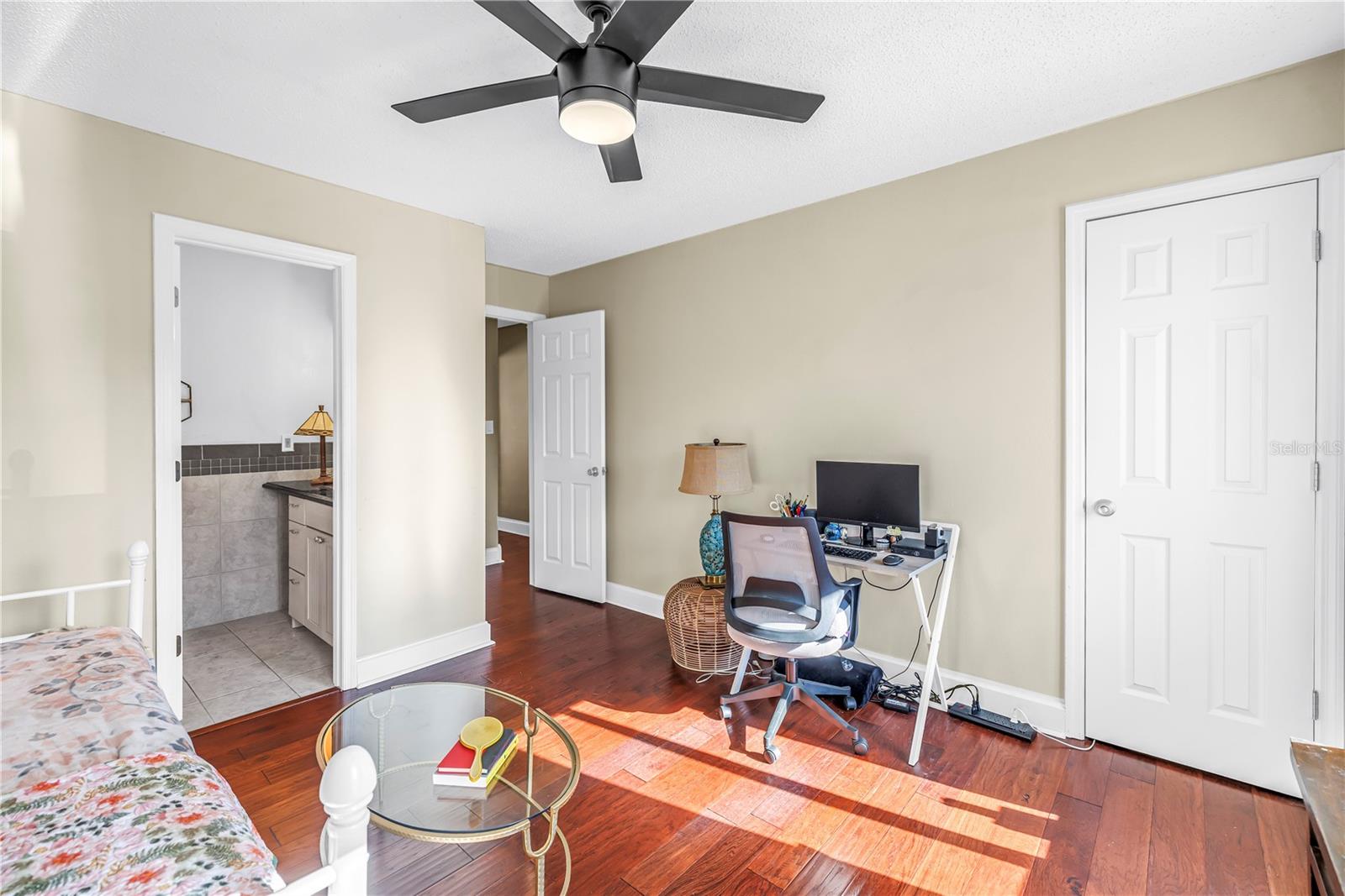 3595 41st Unit D, St Petersburg, FL 33711