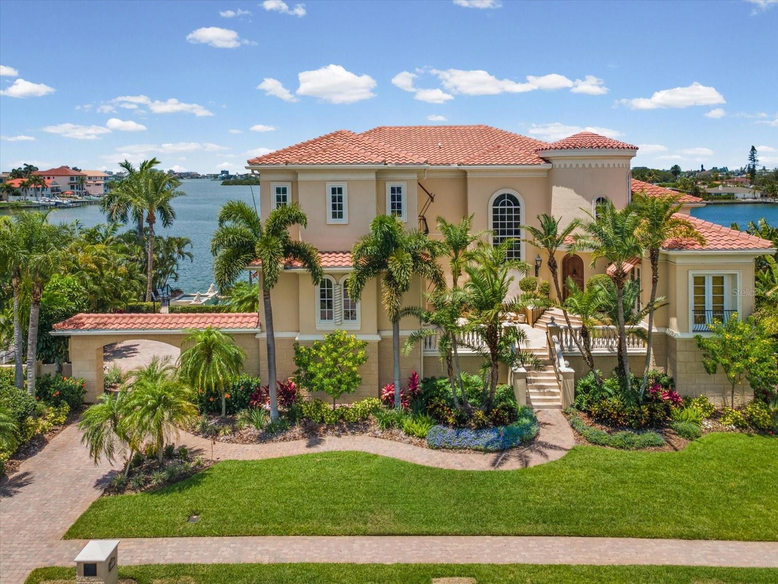 6224 Pasadena Point, Gulfport, FL 33707