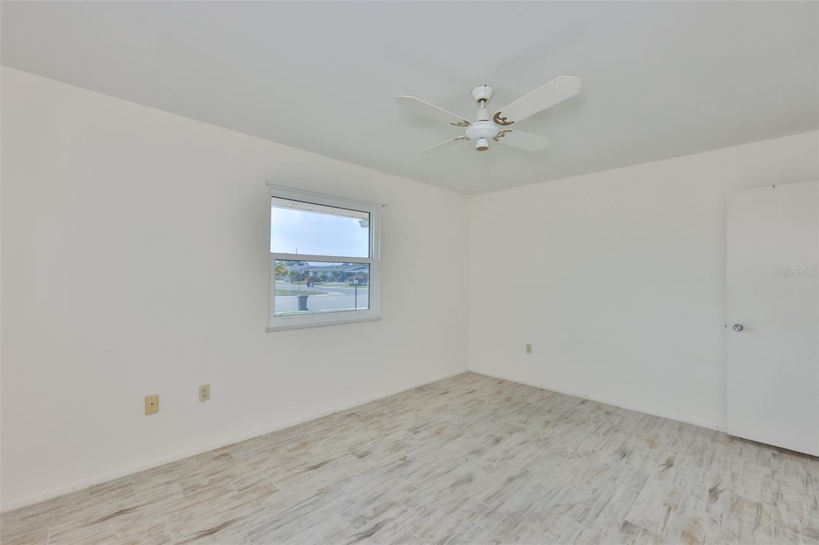 1216 Valley Forge, Sun City Center, FL 33573