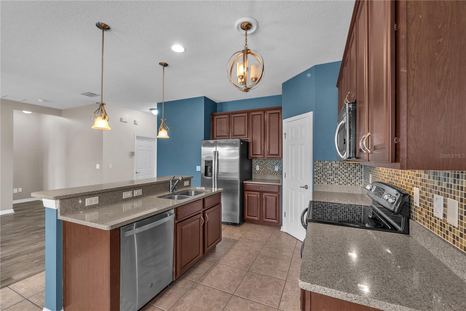 710 Parker Den, Ruskin, FL 33570