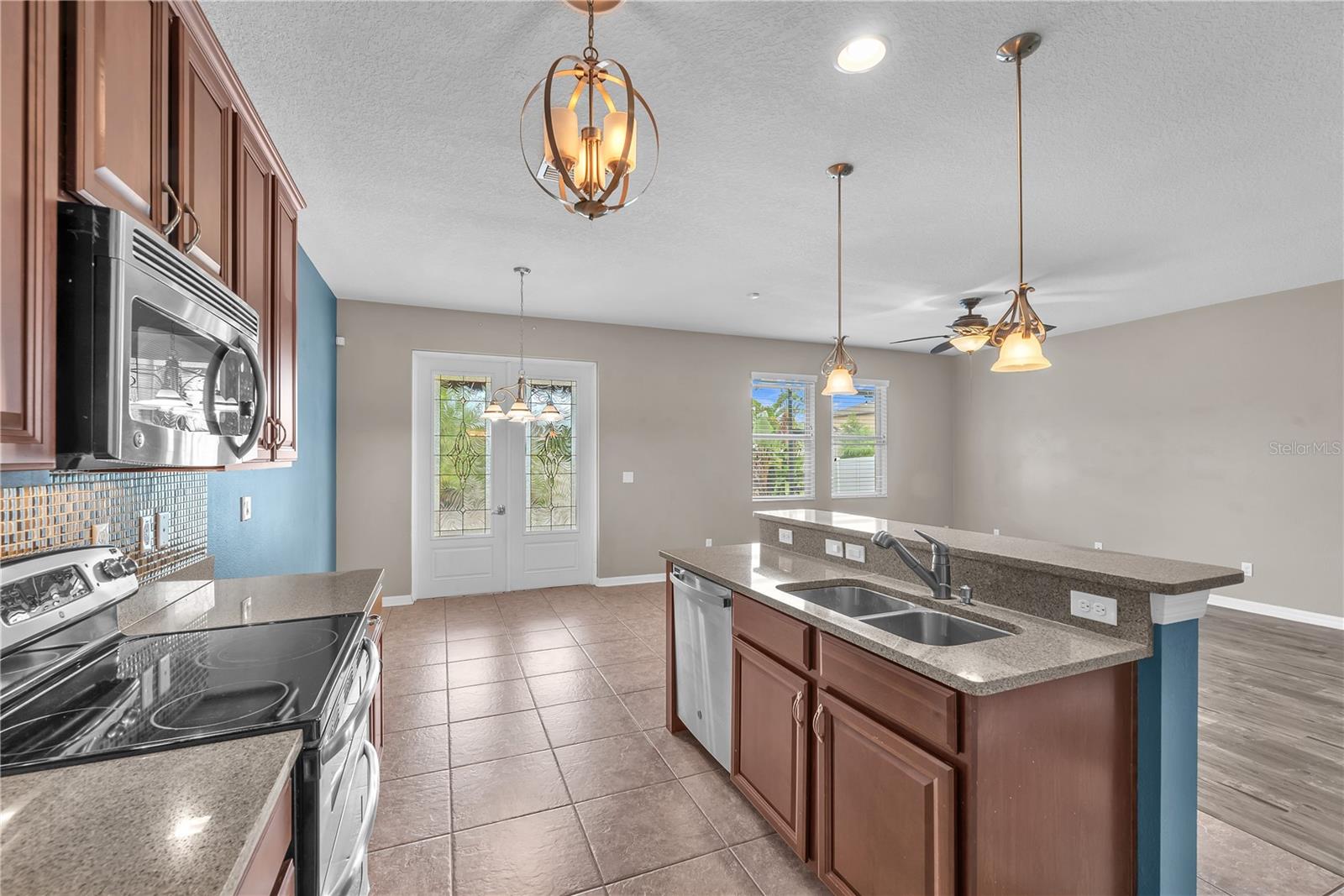 710 Parker Den, Ruskin, FL 33570
