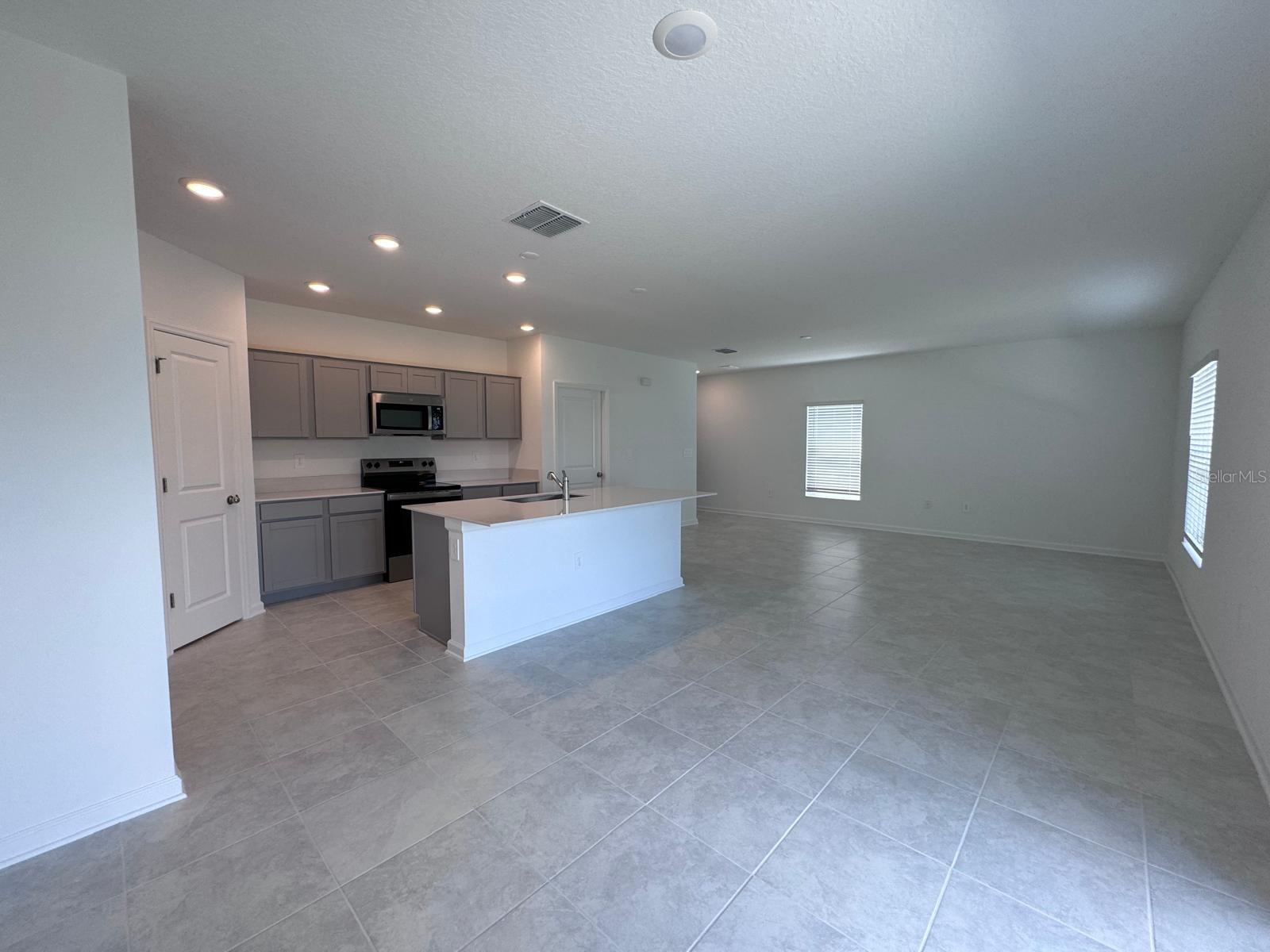 1033 Waterfall, Davenport, FL 33837