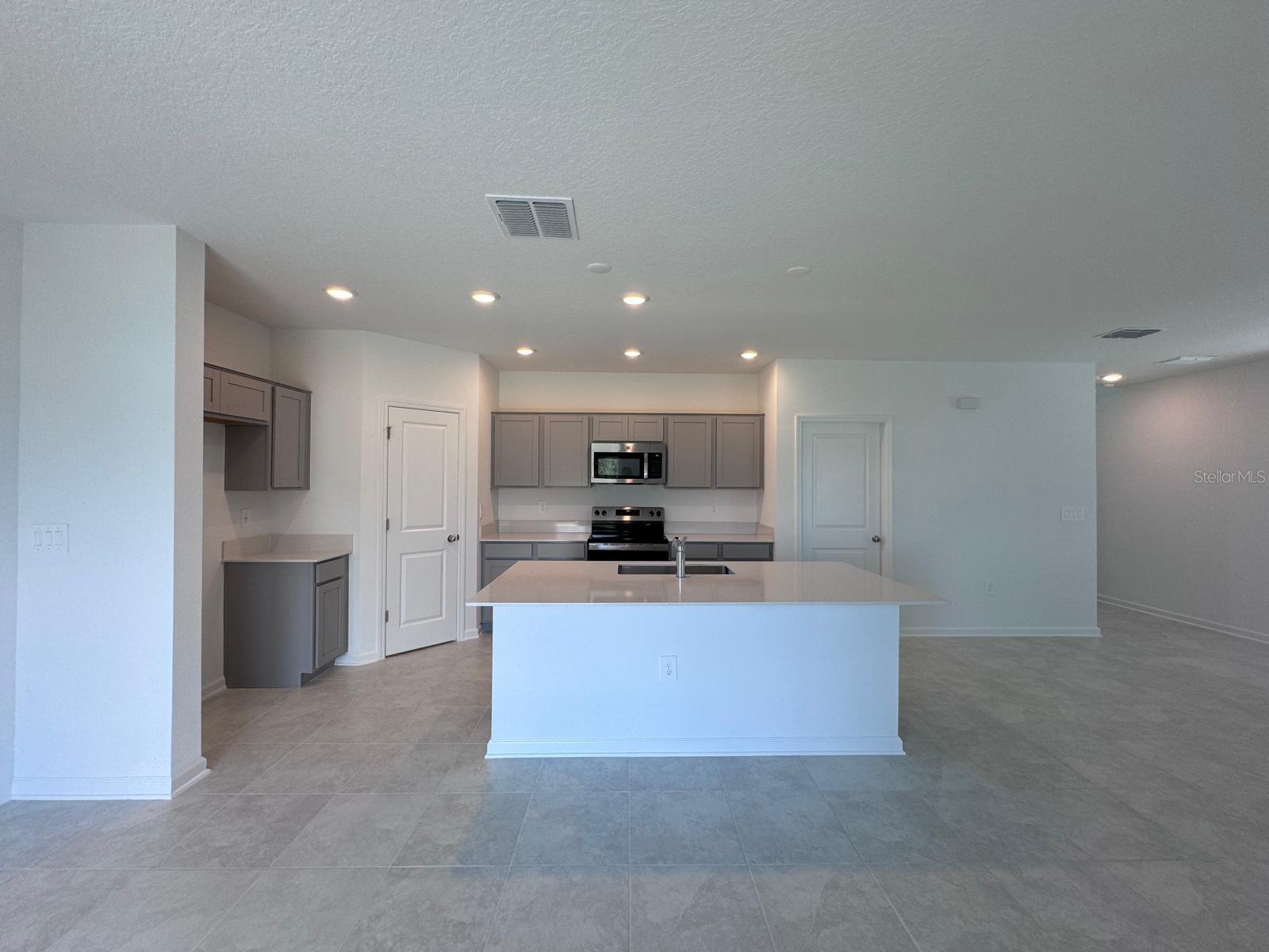 1033 Waterfall, Davenport, FL 33837