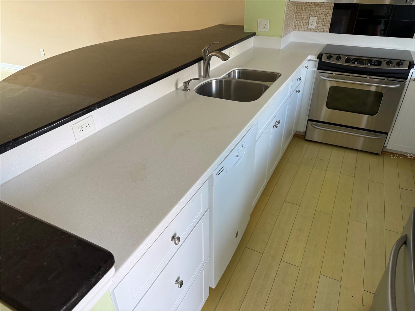 1250 Portofino Unit 202, Sarasota, FL 34242