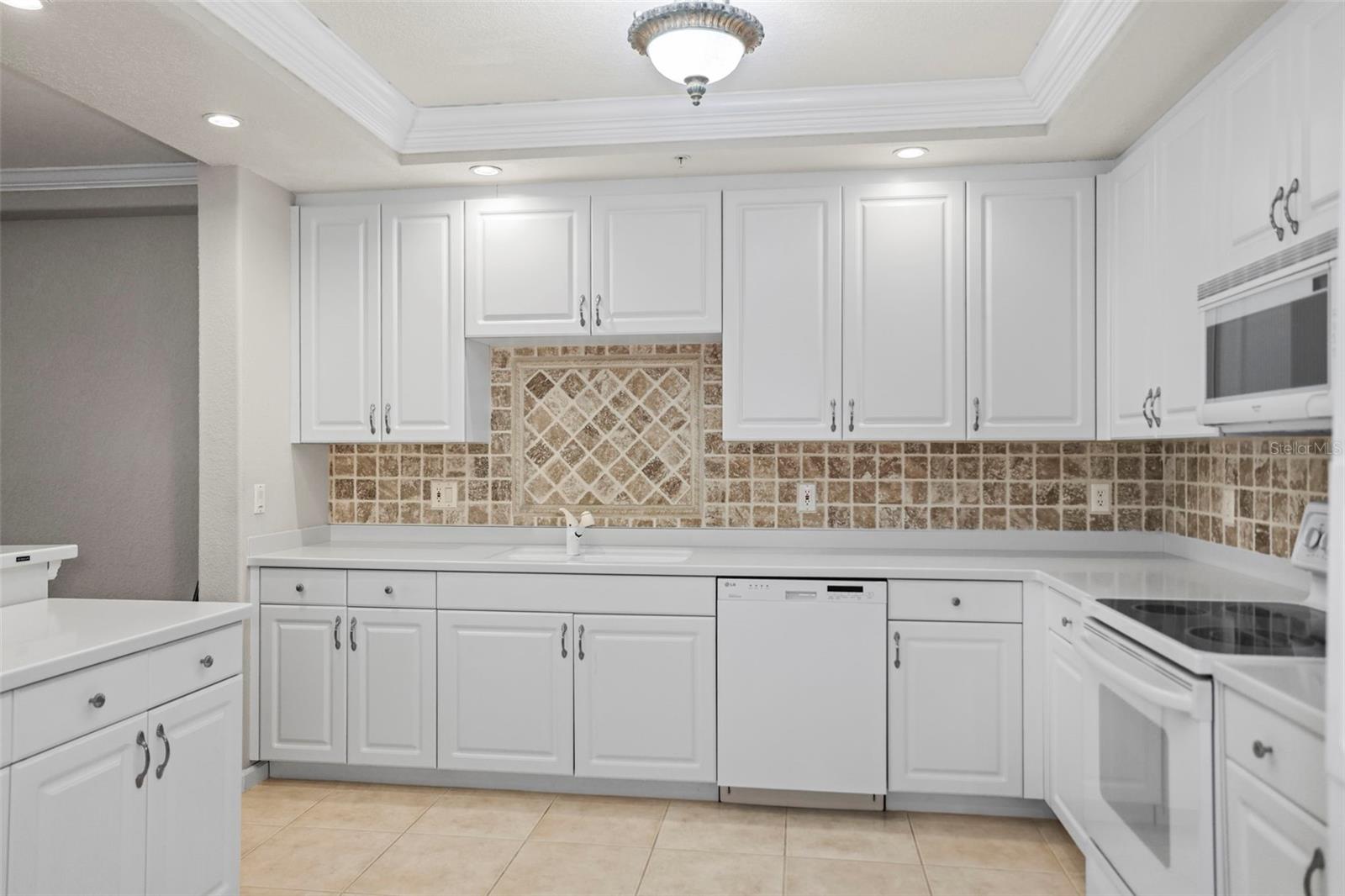 200 121st Unit 103, Treasure Island, FL 33706