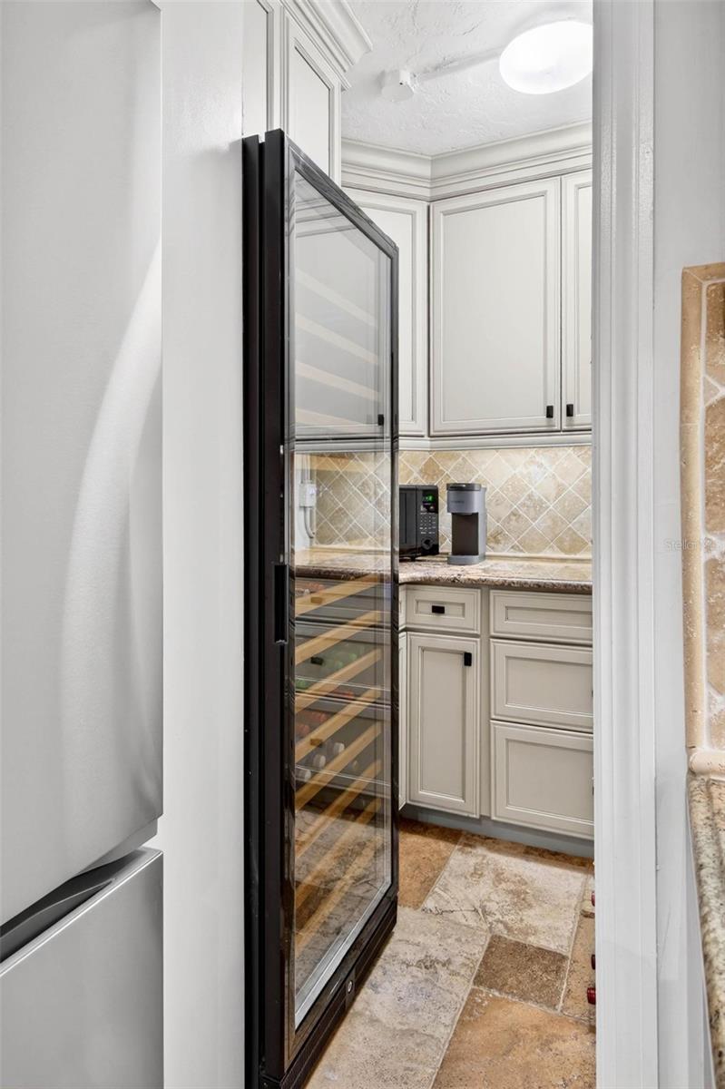 1065 Eden Isle Unit 2, St Petersburg, FL 33704