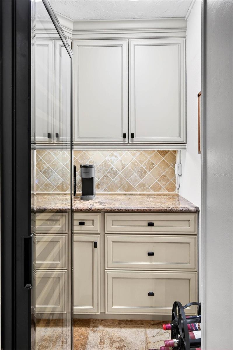 1065 Eden Isle Unit 2, St Petersburg, FL 33704