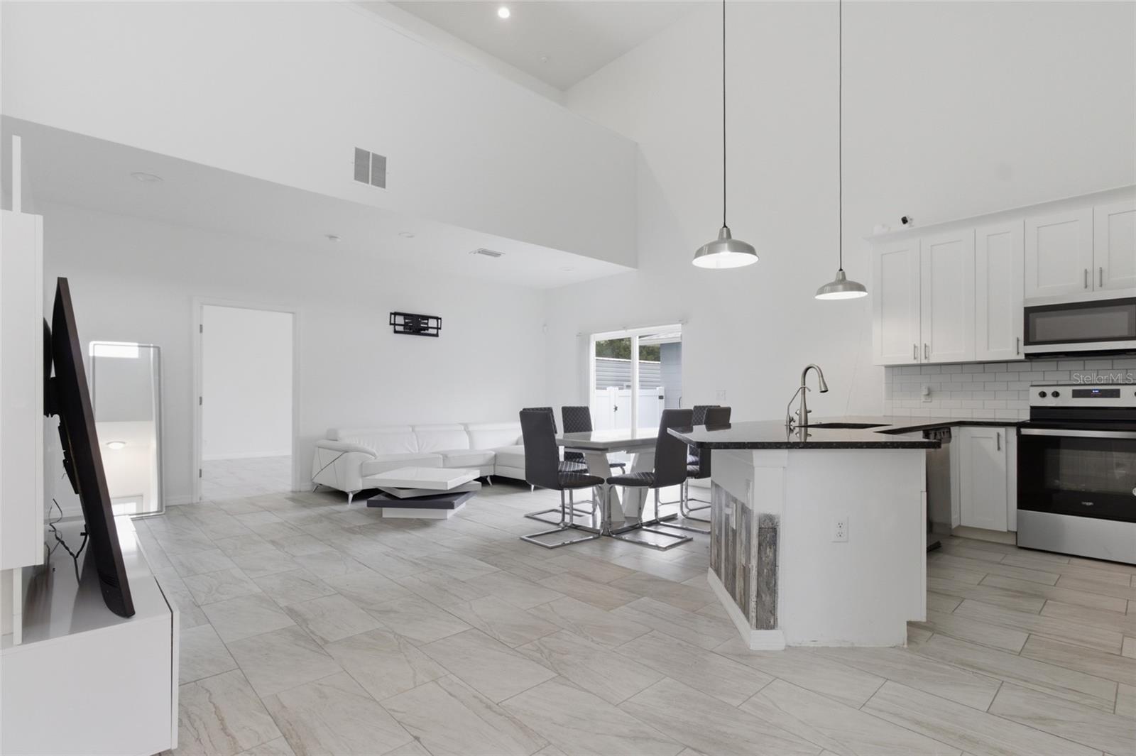 3702 Wiggins Leaf, Tampa, FL 33619