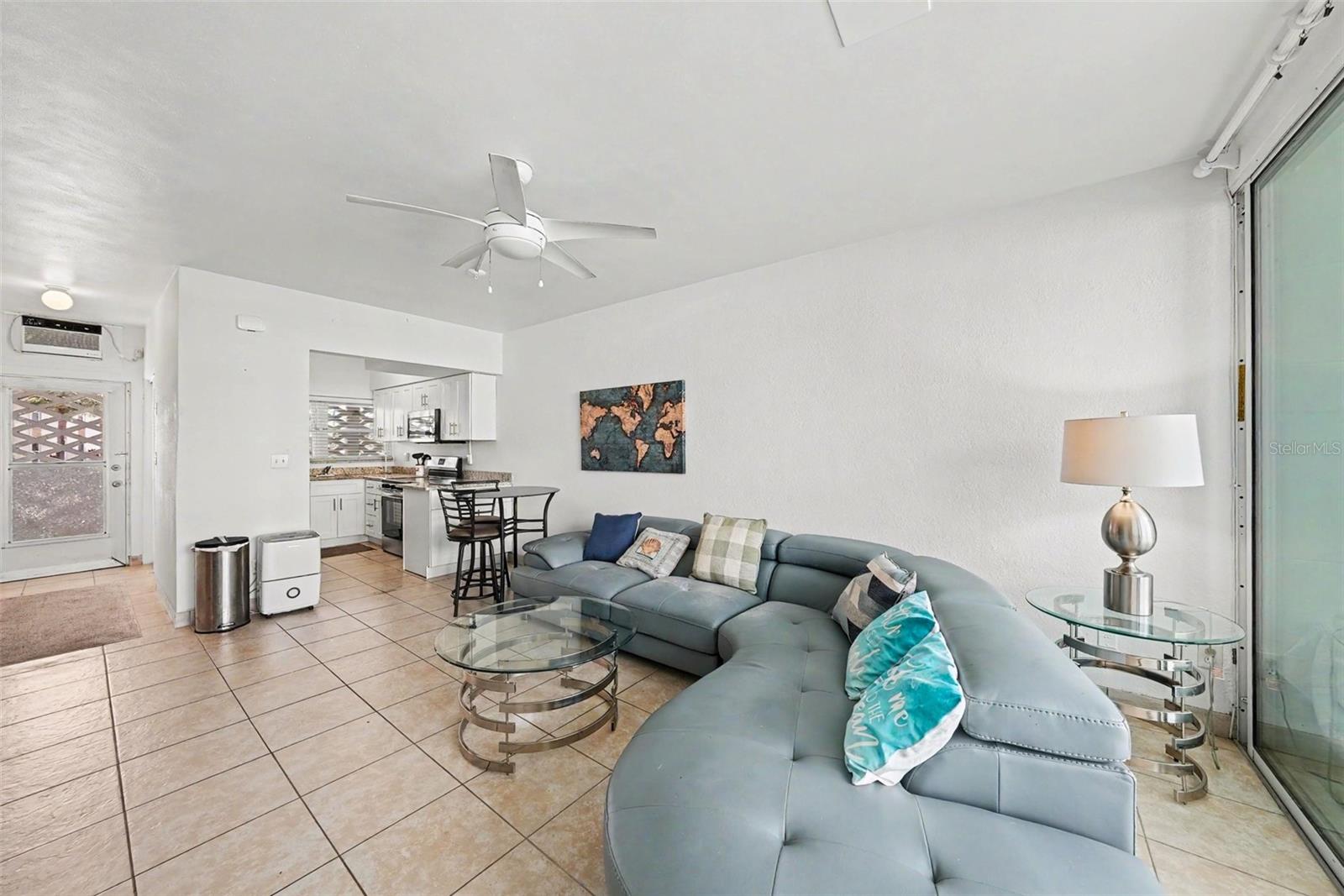 7050 Sunset Unit 11, St Pete Beach, FL 33706