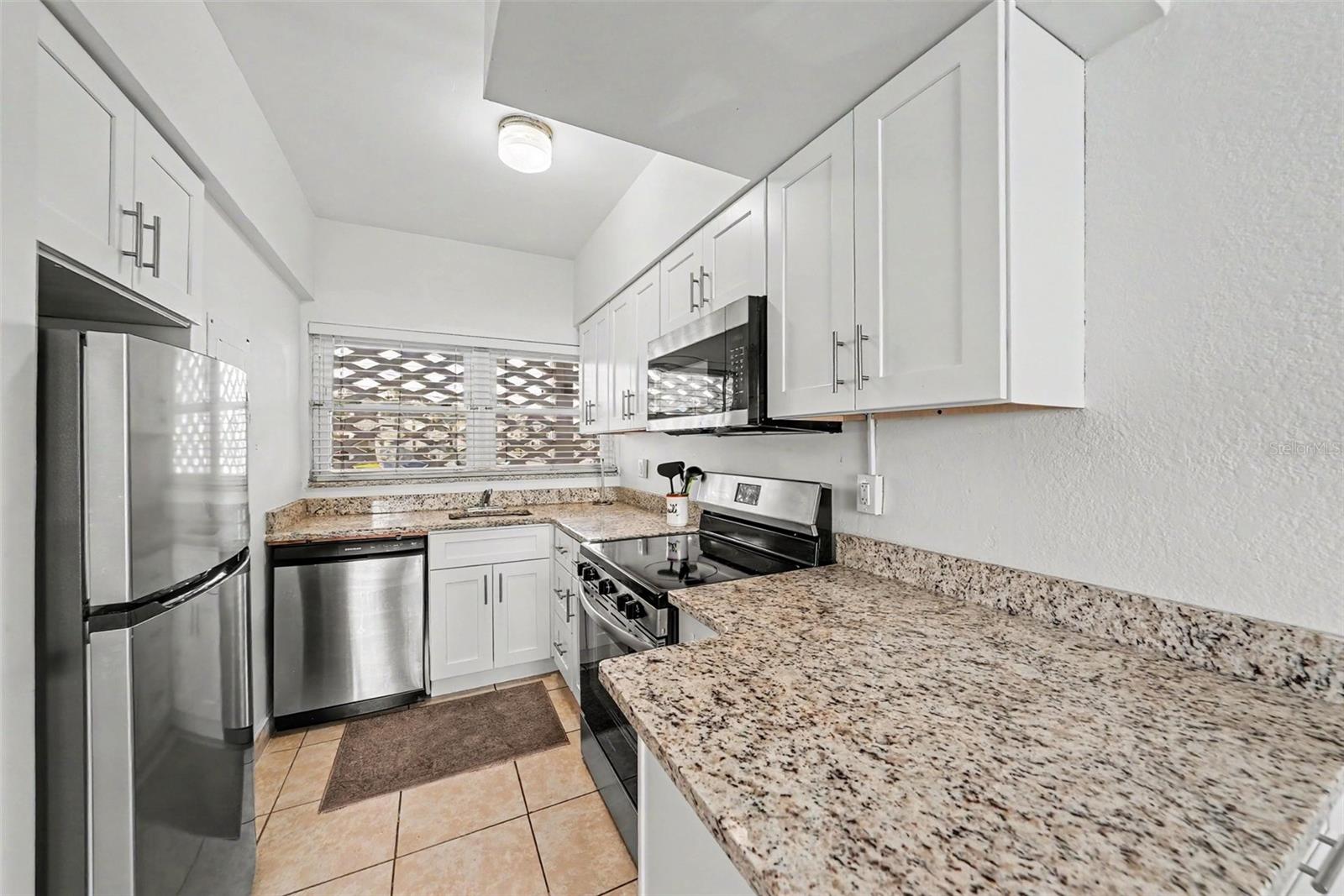 7050 Sunset Unit 11, St Pete Beach, FL 33706