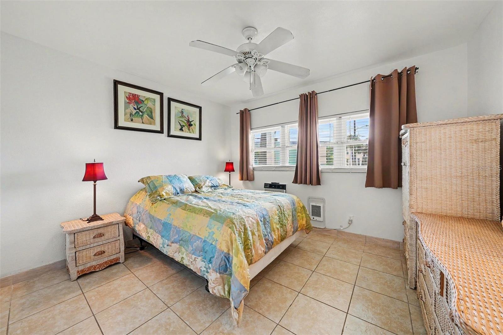 7050 Sunset Unit 11, St Pete Beach, FL 33706