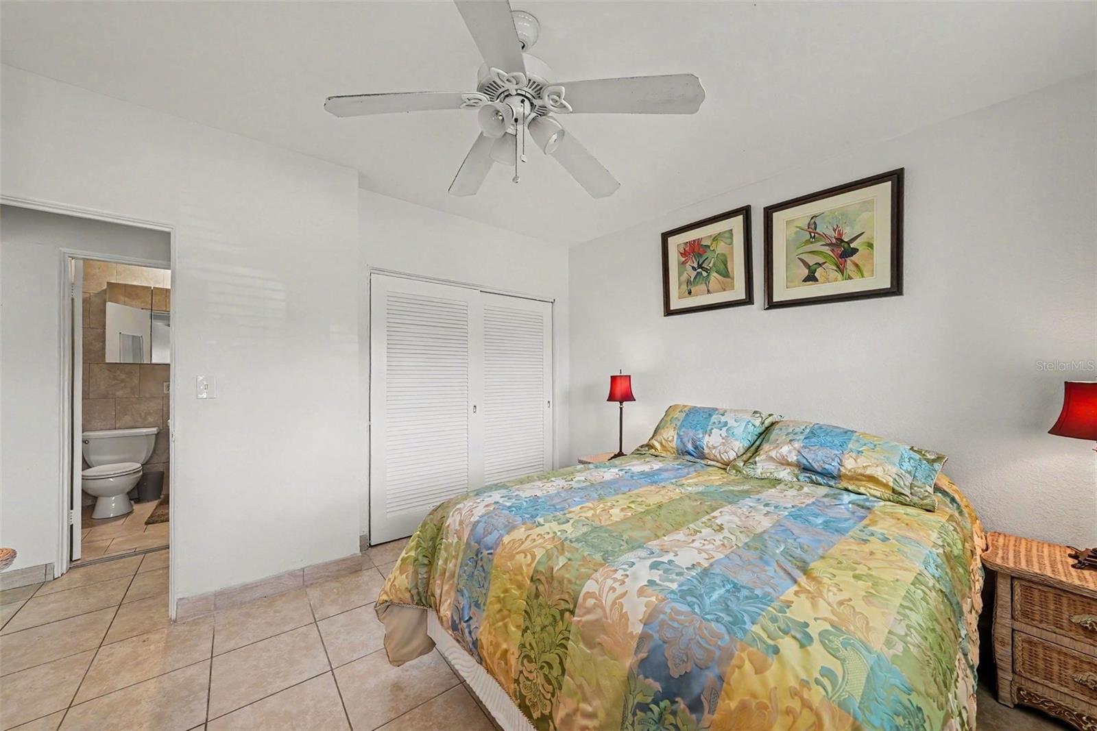 7050 Sunset Unit 11, St Pete Beach, FL 33706