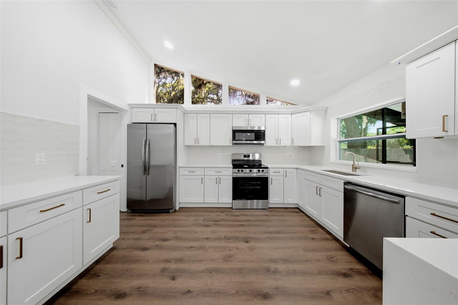 2104 Doefield, Valrico, FL 33596