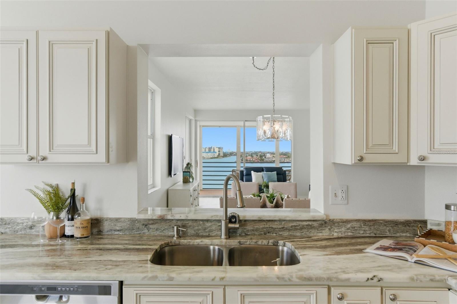 7932 Sailboat Key Unit 701, South Pasadena, FL 33707