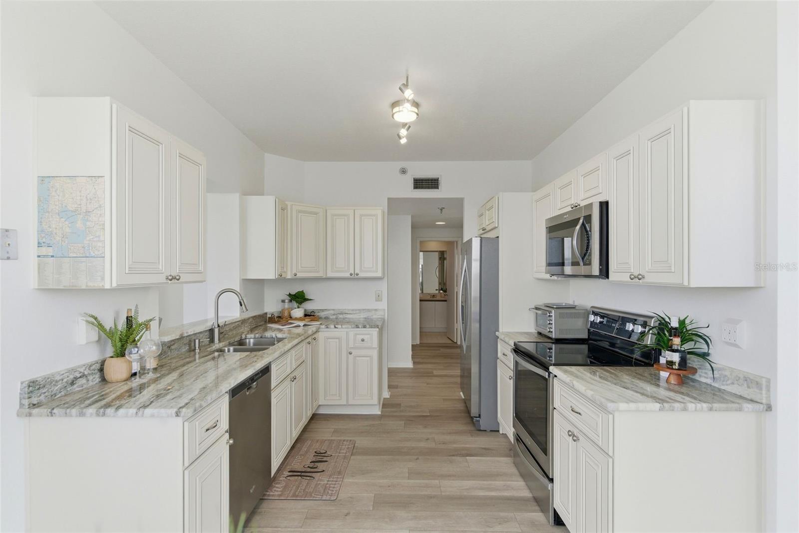 7932 Sailboat Key Unit 701, South Pasadena, FL 33707