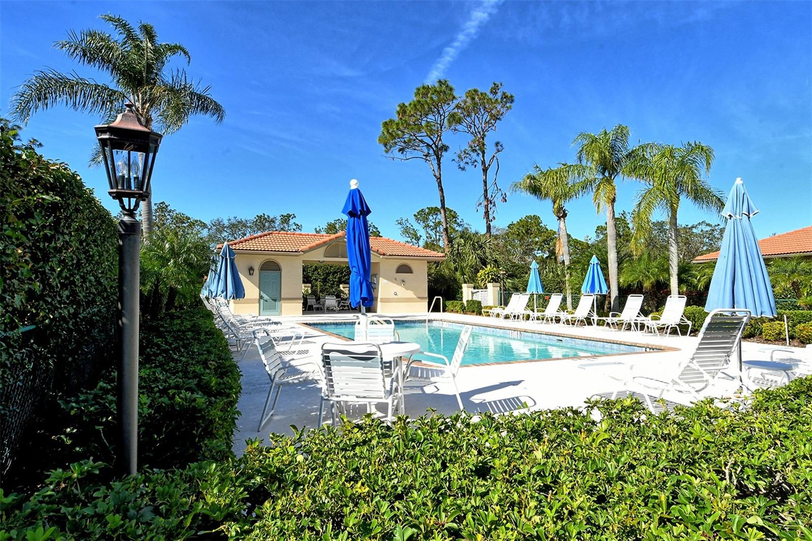 3374 Chelmsford Unit 9, Sarasota, FL 34235