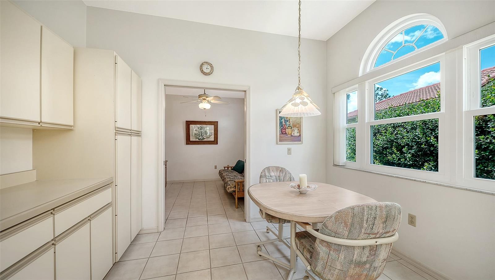 3374 Chelmsford Unit 9, Sarasota, FL 34235