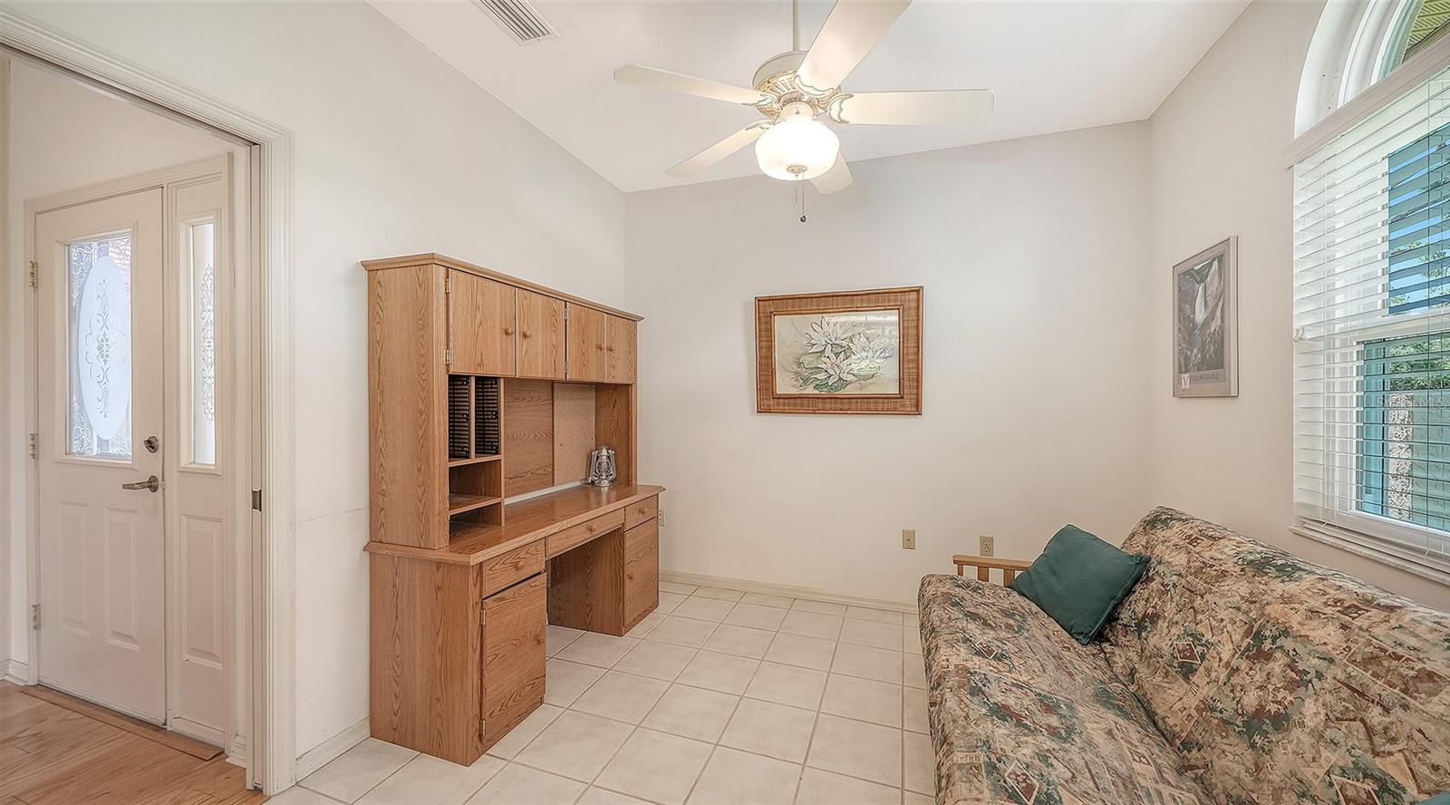 3374 Chelmsford Unit 9, Sarasota, FL 34235