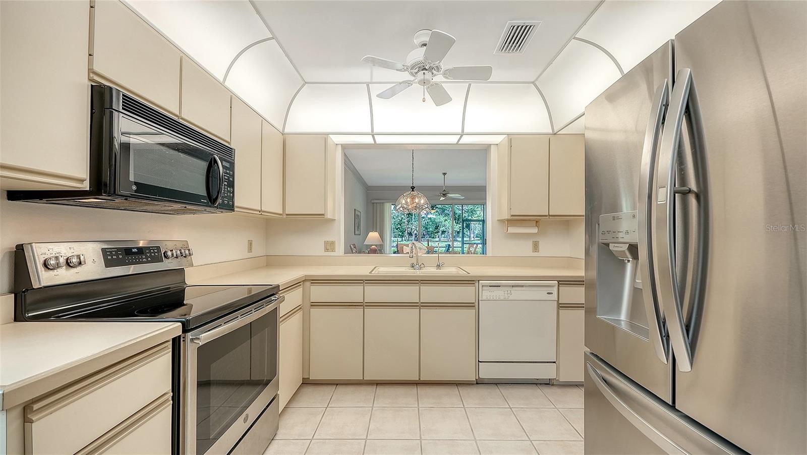 3374 Chelmsford Unit 9, Sarasota, FL 34235