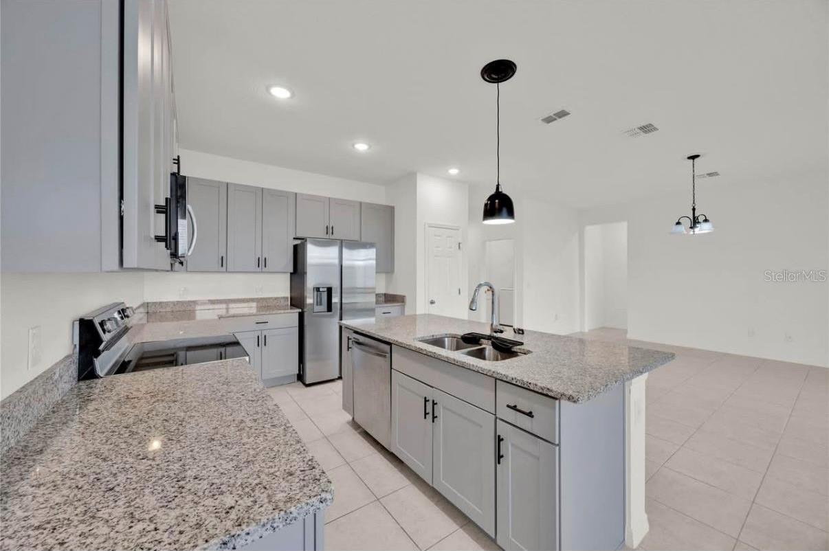 811 Richmond Estate, Haines City, FL 33844