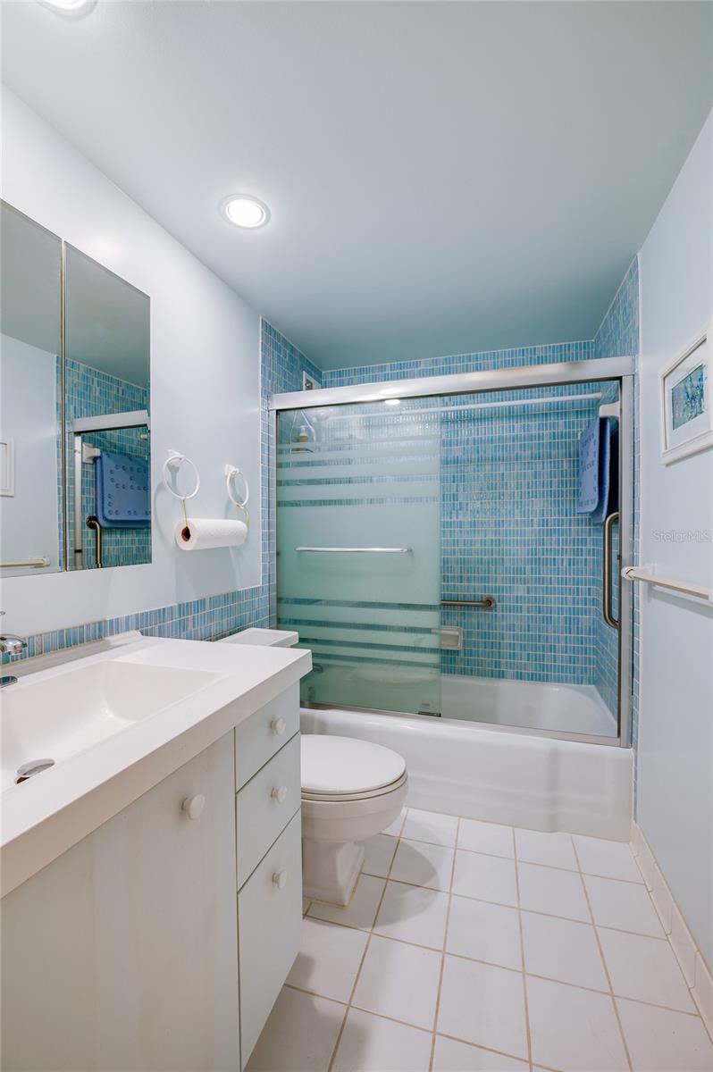 2800 Atlantic Unit 1009, Daytona Beach, FL 32118