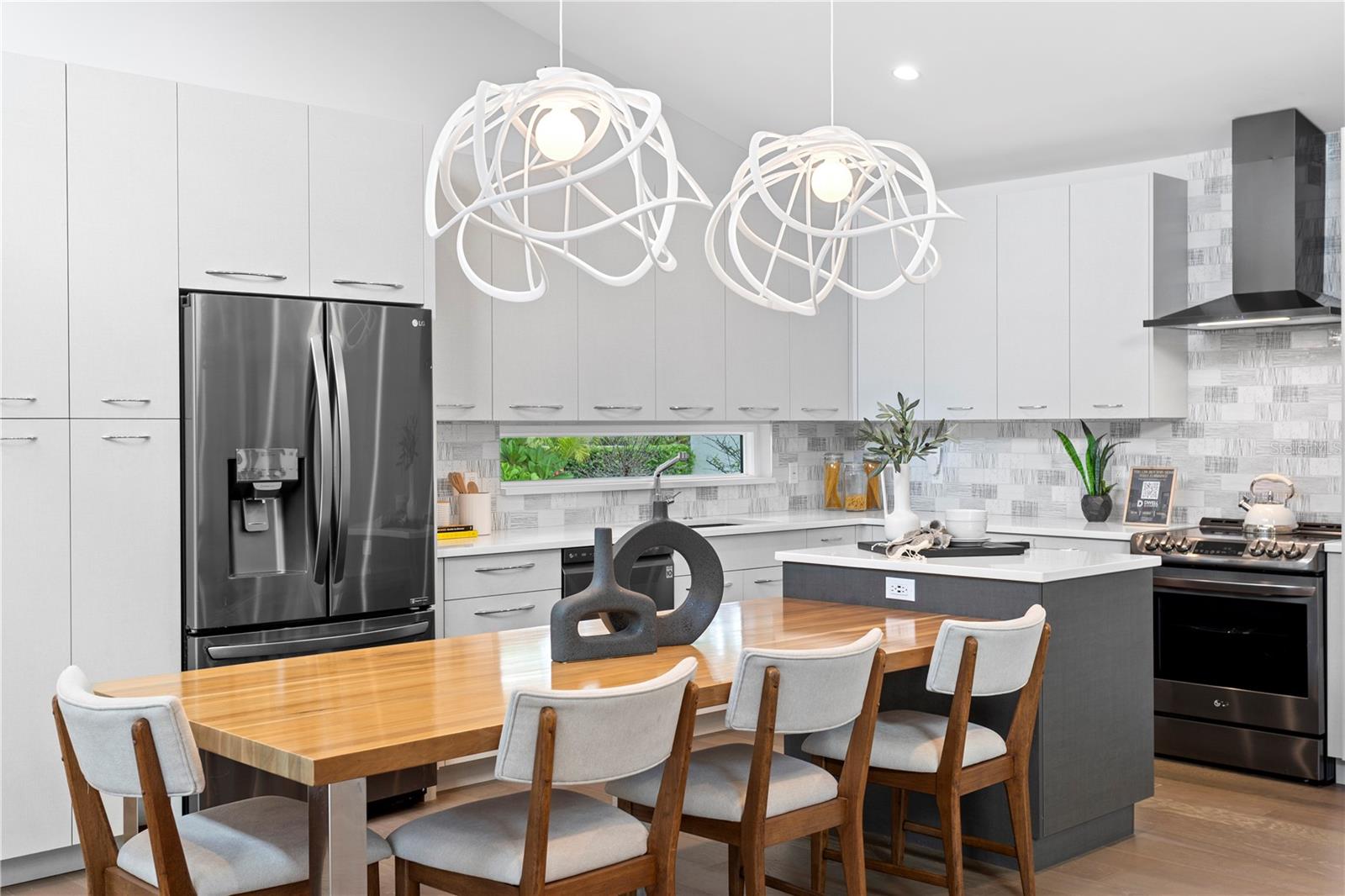 1428 Pine Bay, Sarasota, FL 34231