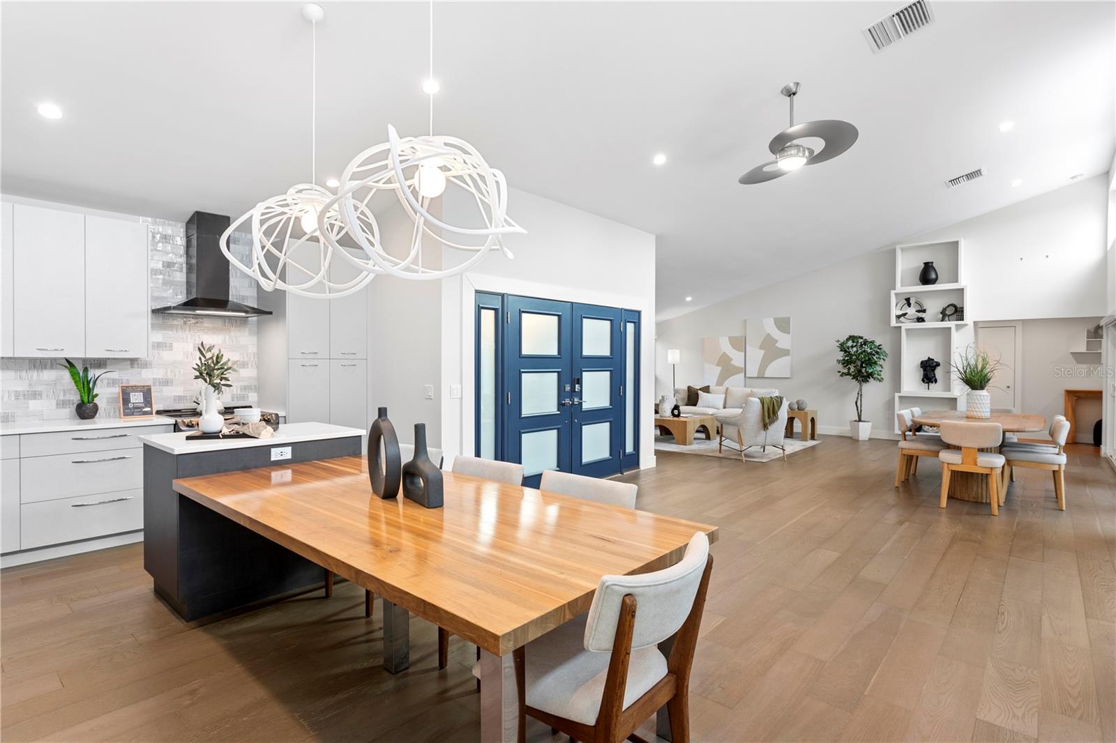 1428 Pine Bay, Sarasota, FL 34231