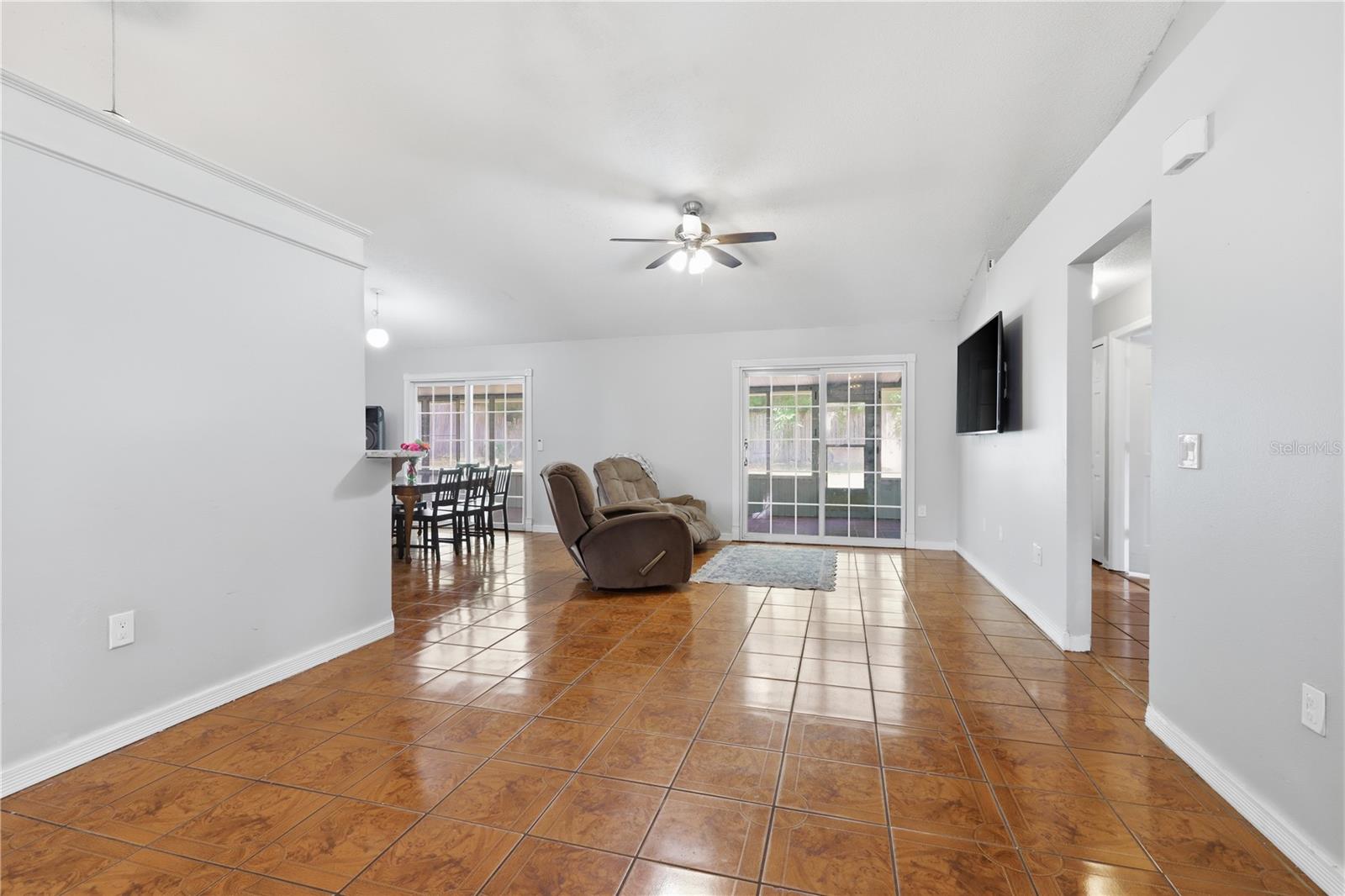 725 9th, Deltona, FL 32725