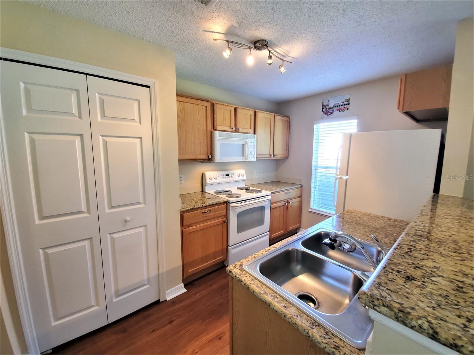 9870 Ashburn Lake, Tampa, FL 33610