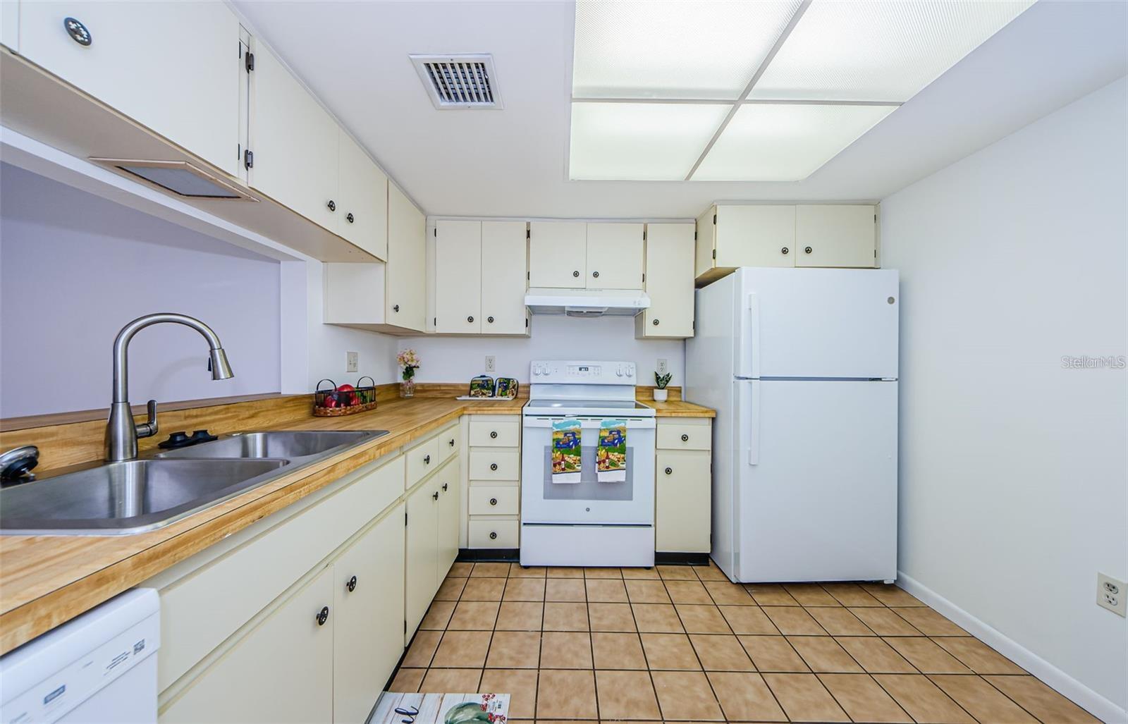 2650 Countryside Unit F110, Clearwater, FL 33761