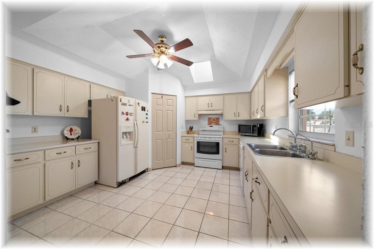 8740 61, Ocala, FL 34472