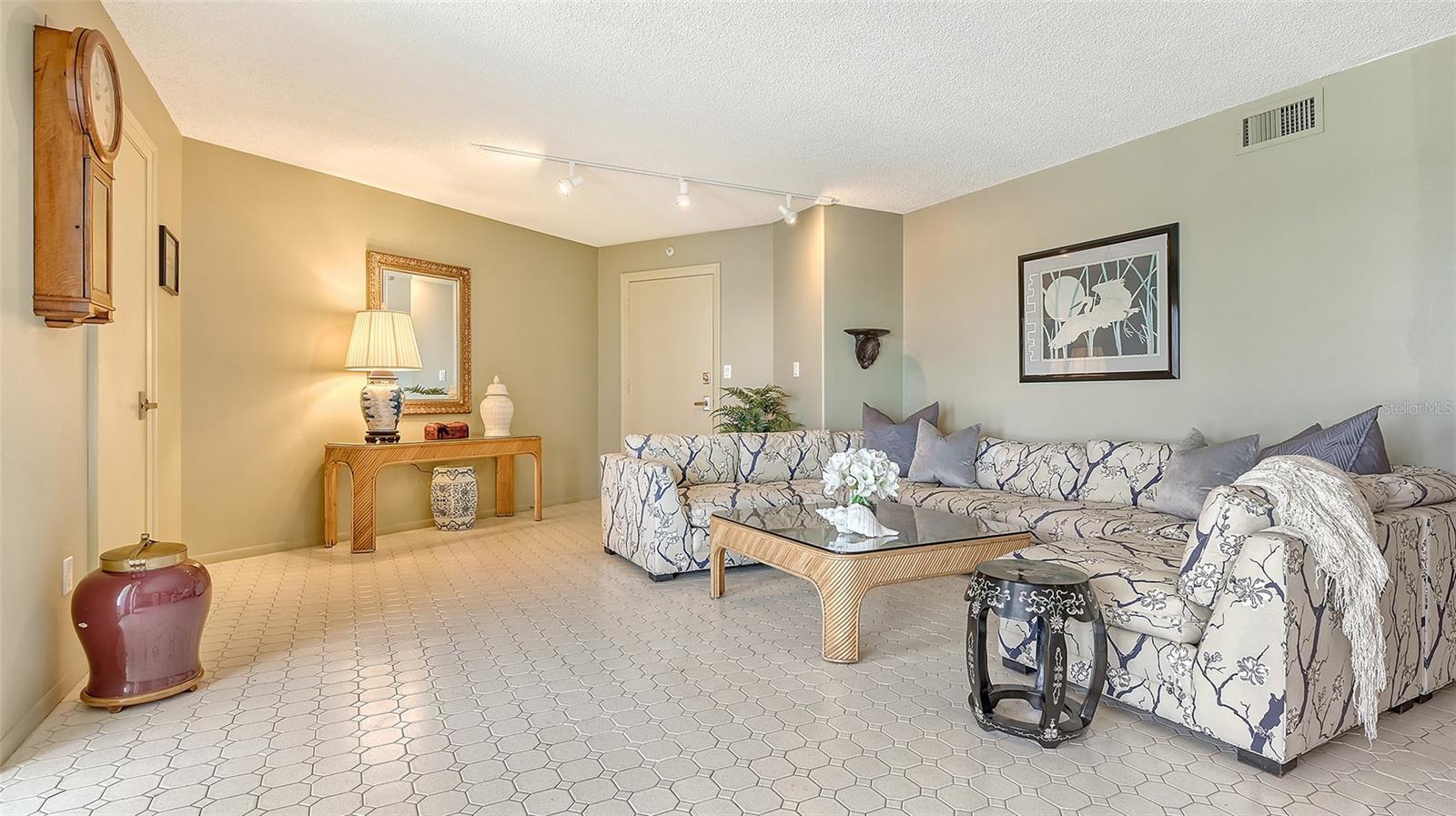 2301 Gulf of Mexico Unit 33n, Longboat Key, FL 34228