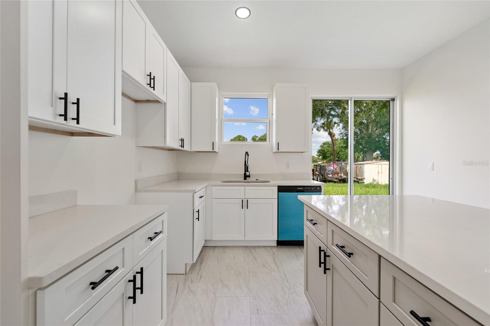 2048 Dixie, Sanford, FL 32771