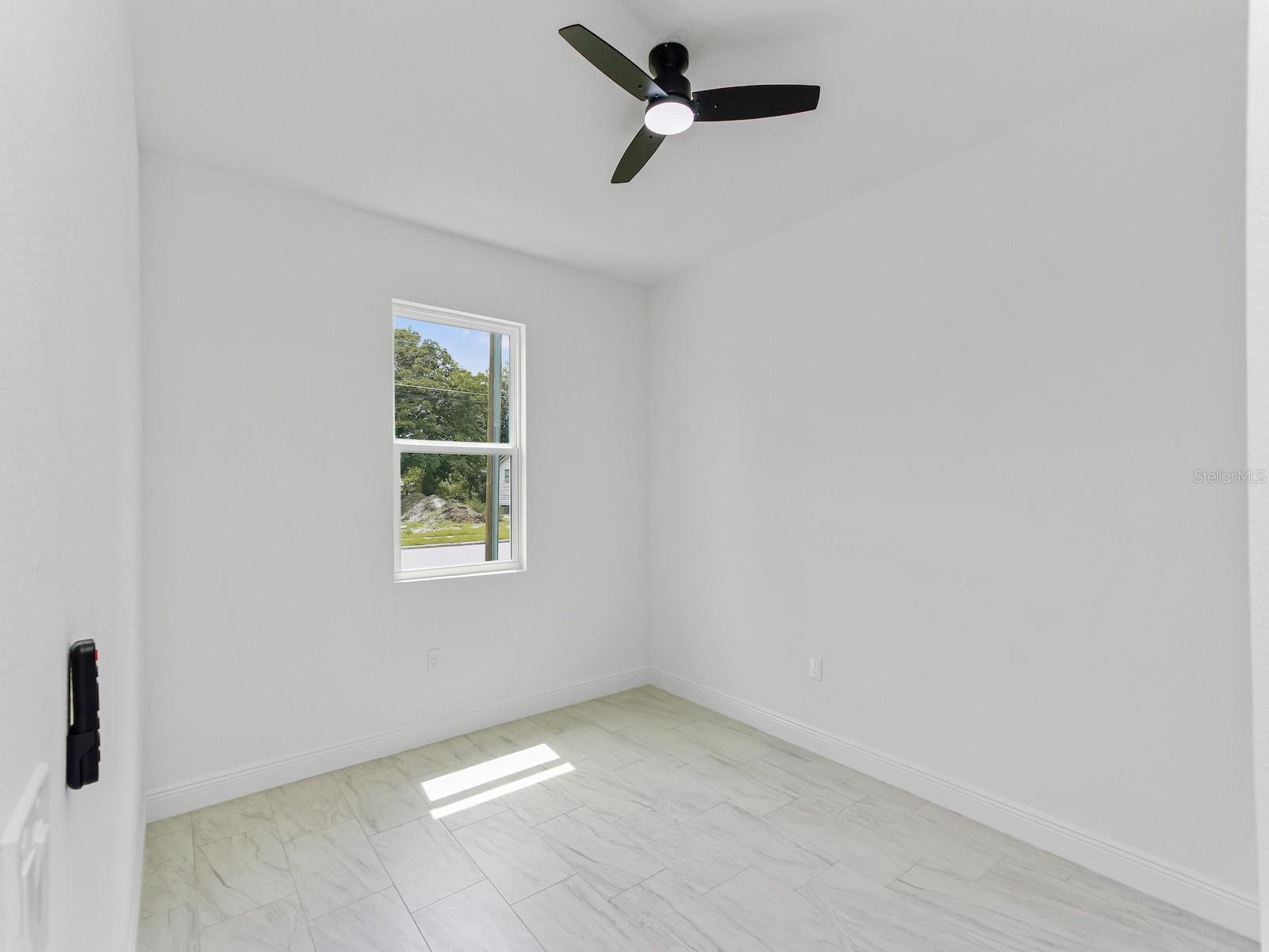 2048 Dixie, Sanford, FL 32771