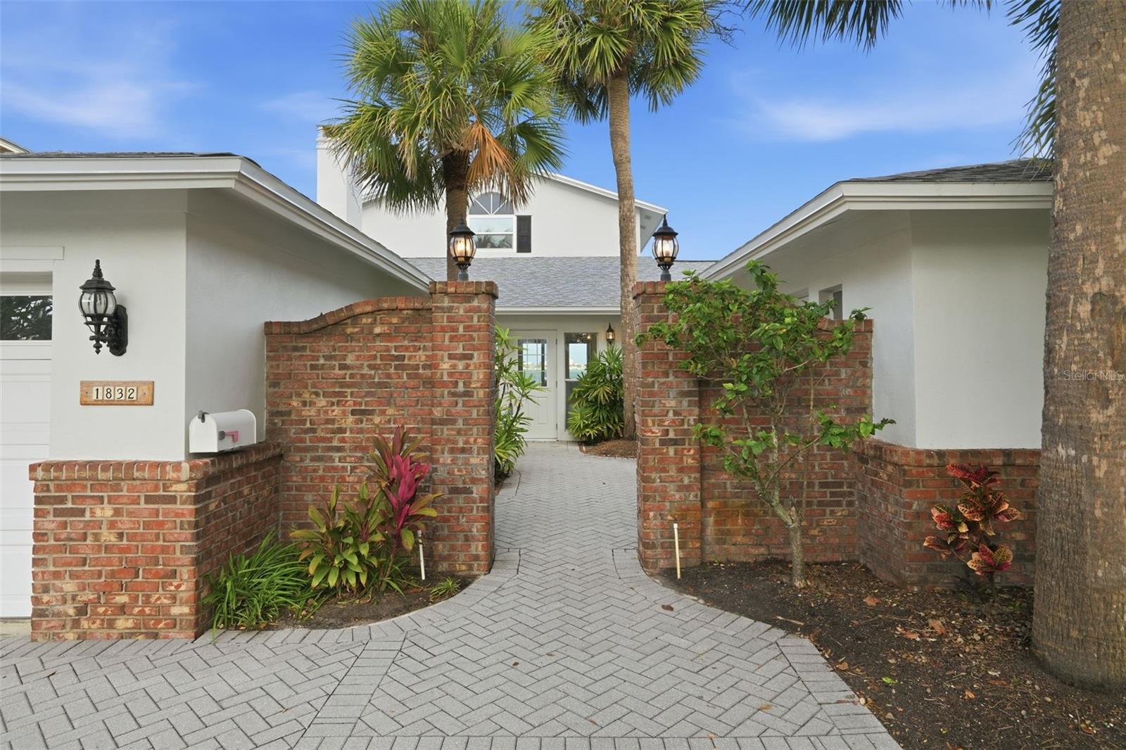 1832 Venetian Point, Clearwater, FL 33755
