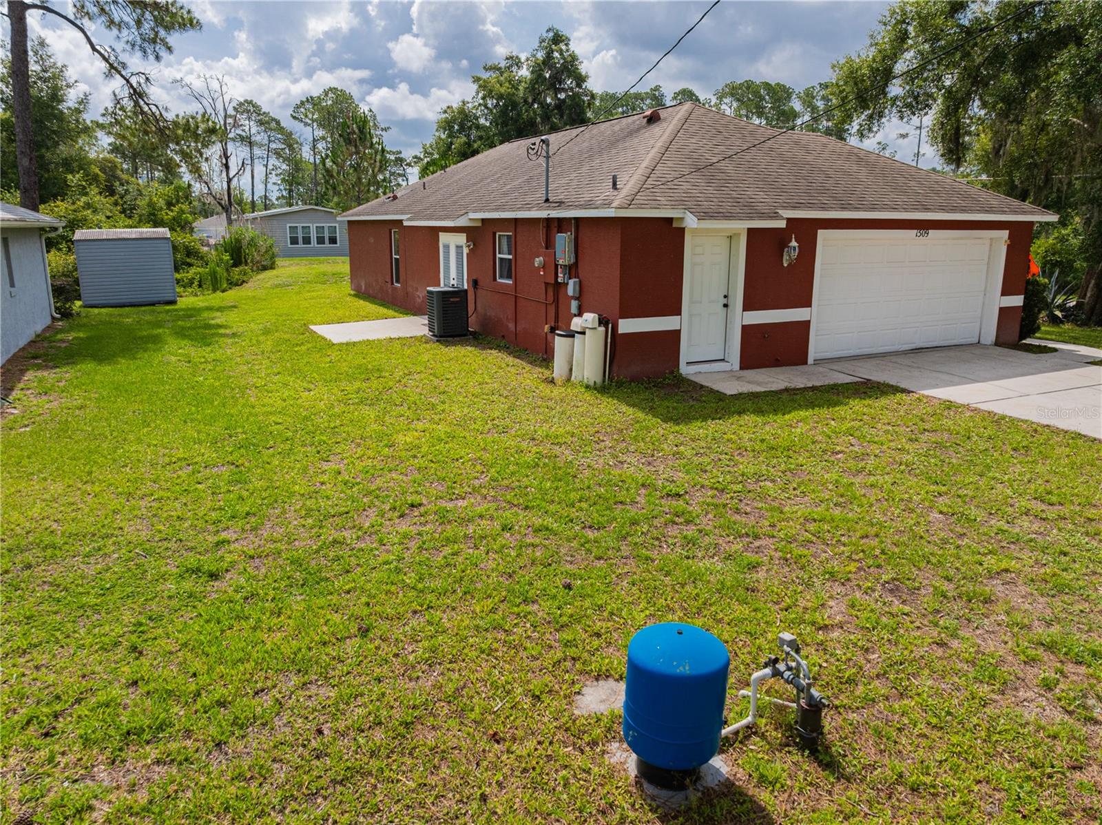 1509 West, Deland, FL 32724
