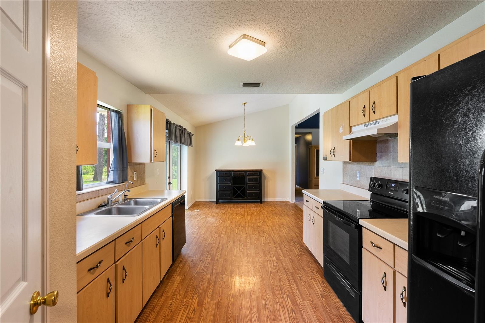 1509 West, Deland, FL 32724