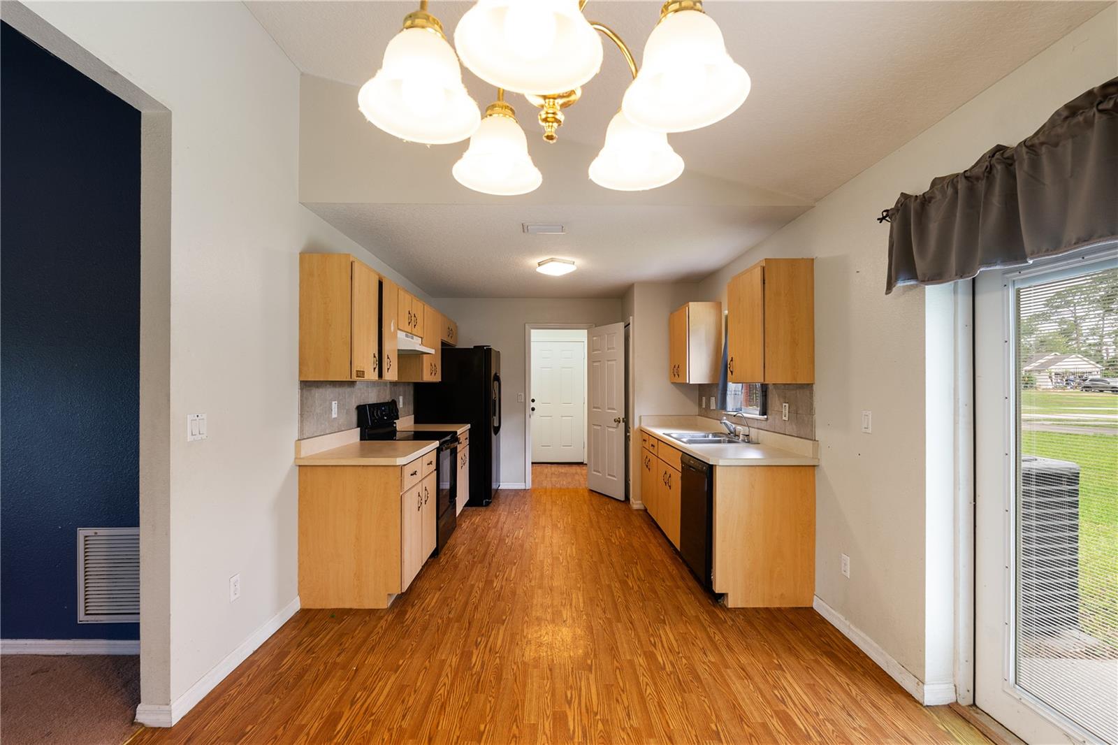 1509 West, Deland, FL 32724