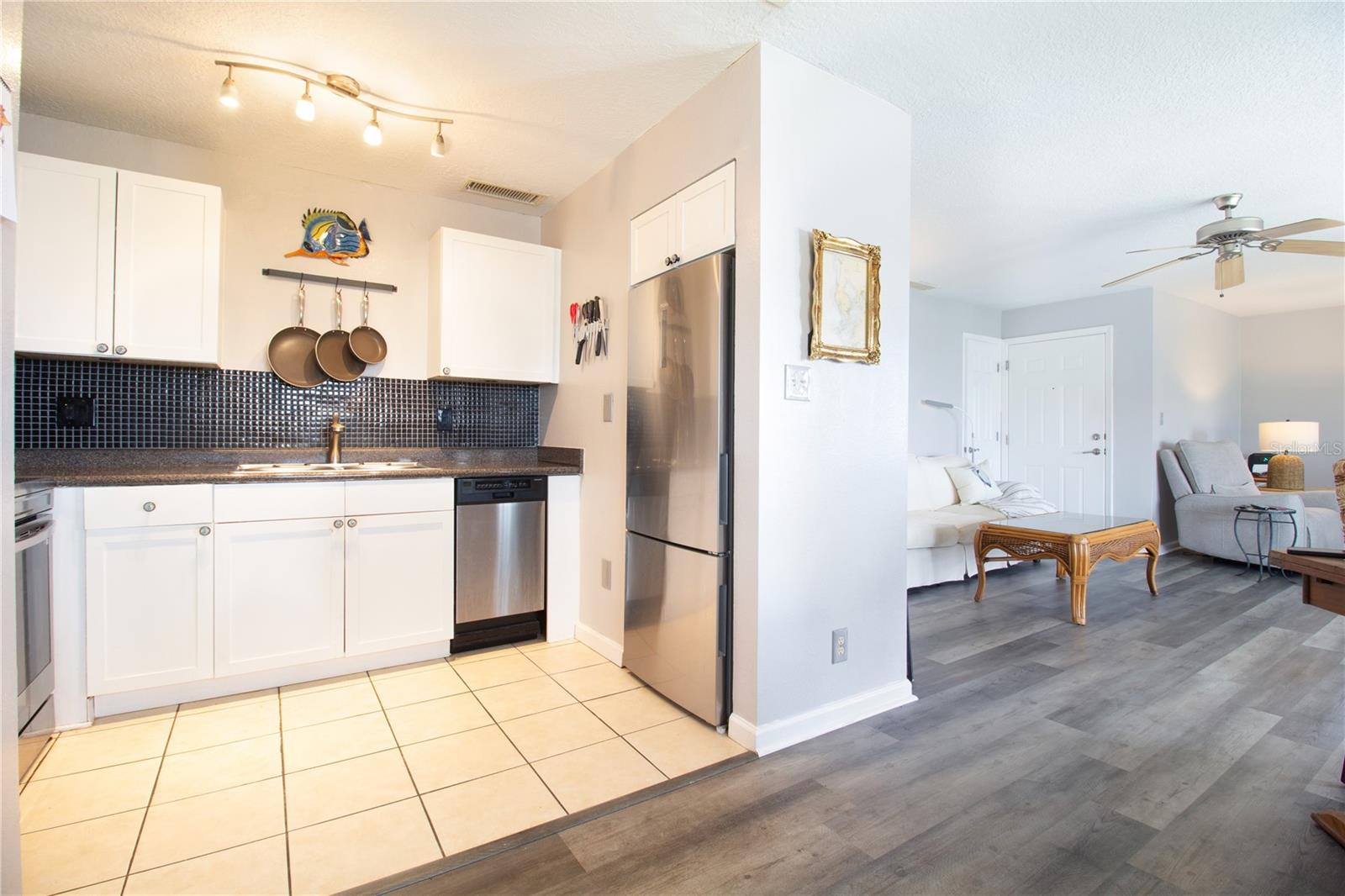 5282 Beach Unit Apt D, St Petersburg, FL 33705