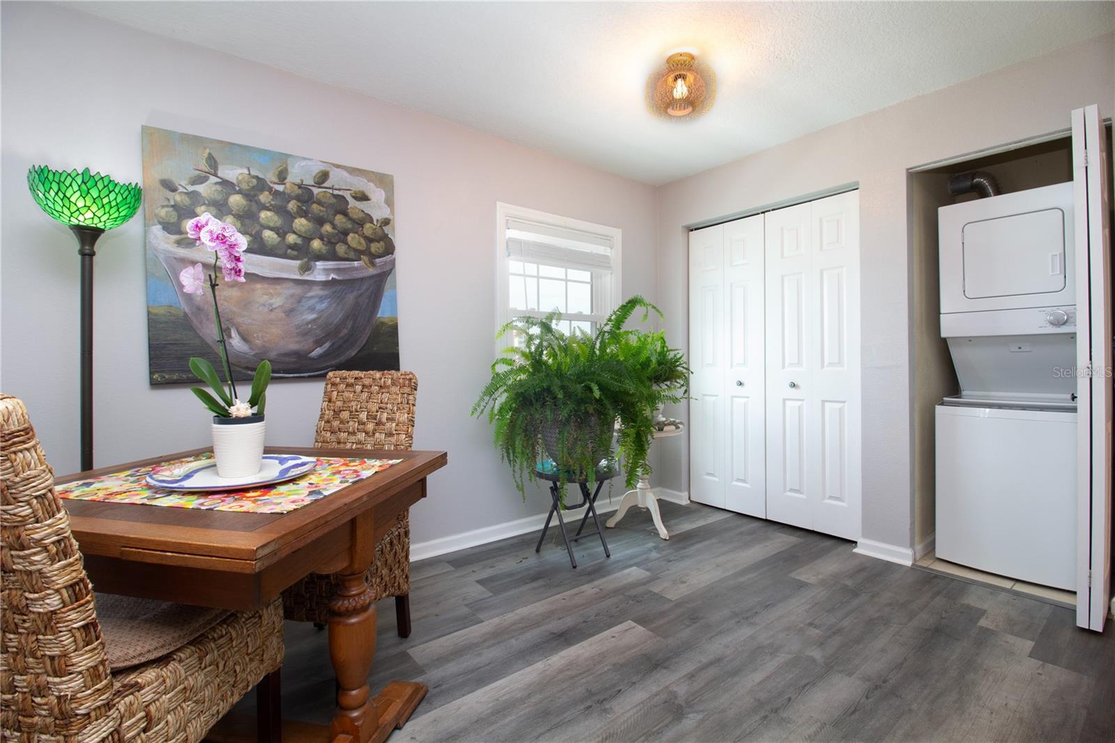 5282 Beach Unit Apt D, St Petersburg, FL 33705